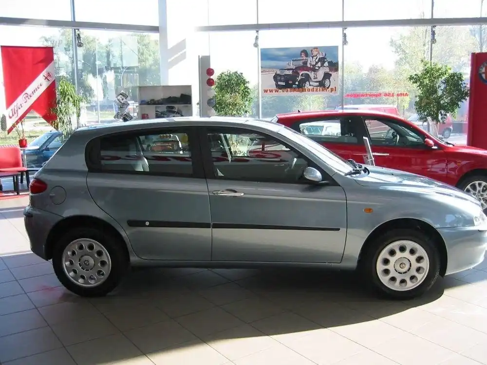 Boční ochranné lišty dveří Alfa Romeo 147 00-10R htb Ověřený