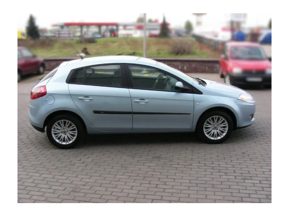 Objednat Nyní Boční ochranné lišty dveří Fiat Bravo 5D 07R htb