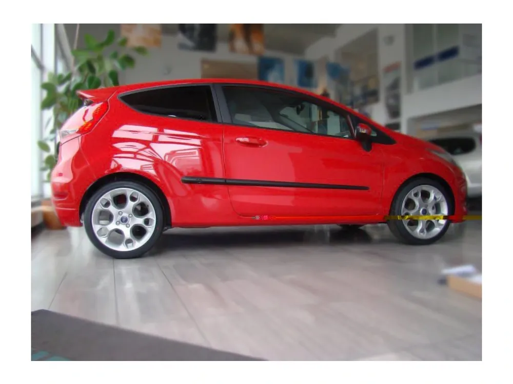 Značkový Boční ochranné lišty dveří Ford Fiesta 3D 08R htb