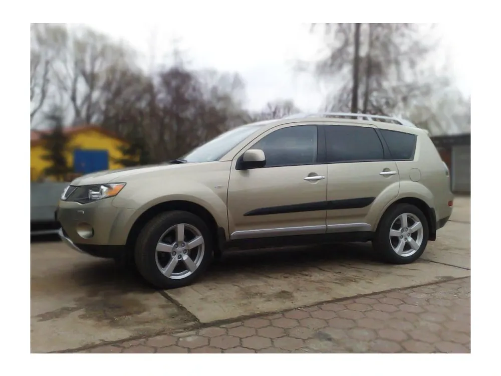 Boční ochranné lišty dveří Mitsubishi Outlander 07R Vrácení Zdarma