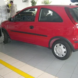 Výprodej Boční ochranné lišty dveří Opel Corsa C 3D 00R htb