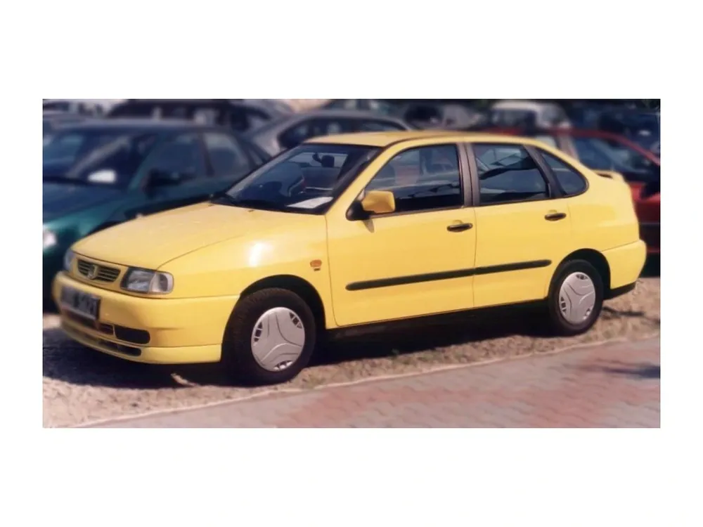 Levný Boční ochranné lišty dveří Seat Cordoba 5D 93R