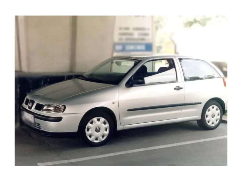 Zlevněný Boční ochranné lišty dveří Seat Ibiza II 3D 93R htb