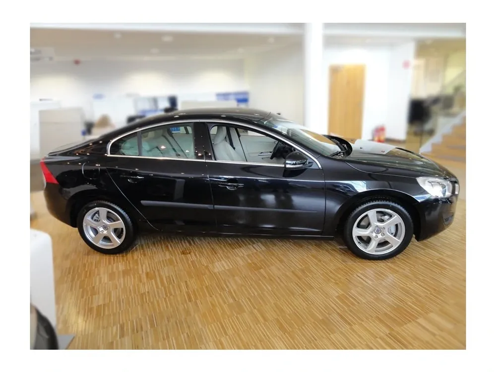 Vrácení Zdarma Boční ochranné lišty dveří Volvo S60 11R