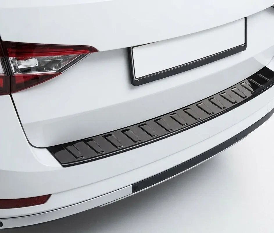 Plastový kryt prahu zadních dveří Škoda Superb III Combi (2015 - 2024) černý MILOTEC Nejlepší Cena
