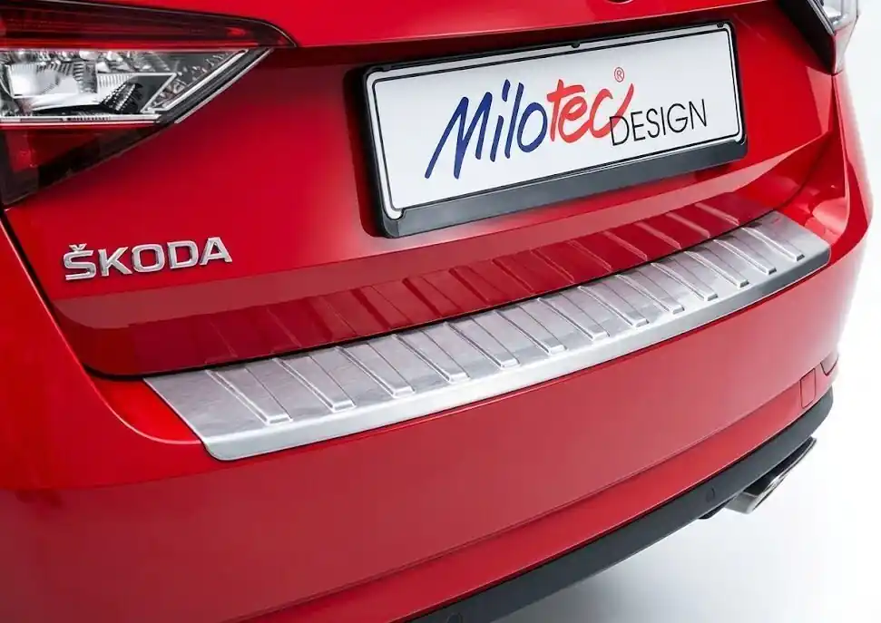 Plastový kryt prahu zadních dveří Škoda Superb III Liftback (2015 - 2023) stříbrný MILOTEC Sezónní Sleva