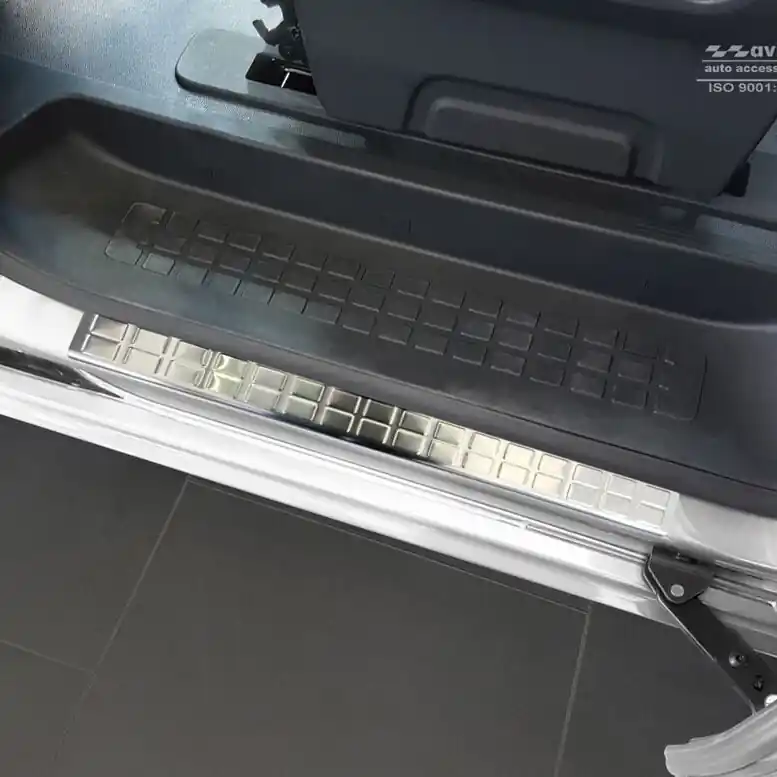 Zadní prahové nerezové lišty Peugeot Traveller (od roku 2016>) - Avisa Dokud Zásoby Vydrží