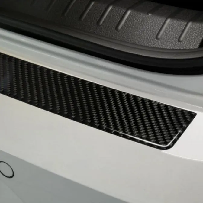 Karbonový kryt prahu zadních dveří Volkswagen Passat B8 Combi (2014 - 2024) - Avisa 2/46001 Akce