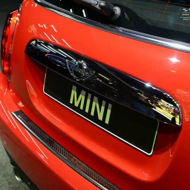 Nerezový kryt prahu zadních dveří Mini III One Cooper F56 (2013 - 2024) karbon - Avisa 2/44029 Omezená Nabídka