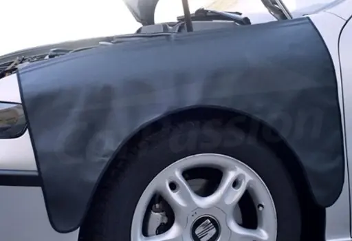 Ochranný koženkový pracovní kryt na blatník vozu CAR PASSION Rychlé Dodání