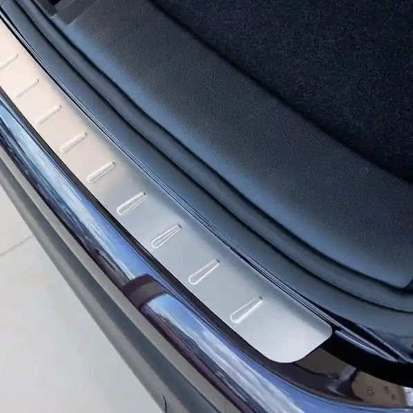 Akční Cena Nerezový kryt prahu pátých dveří Volvo XC60 II (od roku 2017>) - rovný matný - Alu Frost
