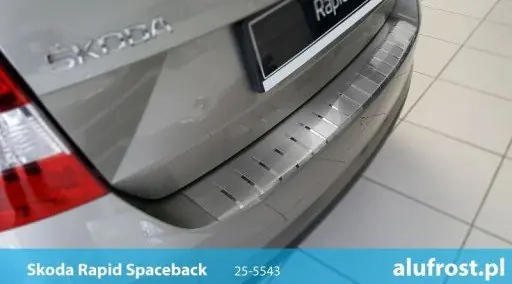 Rychlé Dodání Nerezový kryt prahu pátých dveří Škoda Rapid Spaceback (od roku 2013>) - drážkovaný - Alu Frost