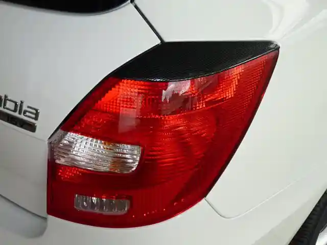 Mračítka - kryty zadních světel Škoda Fabia II (2006) - karbonové - Milotec Sleva