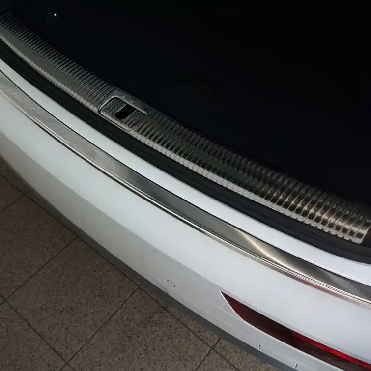 Nerezový kryt prahu zadních dveří Audi Q5 (2017 - 2024) - Avisa 2/35511 Poslední Šance