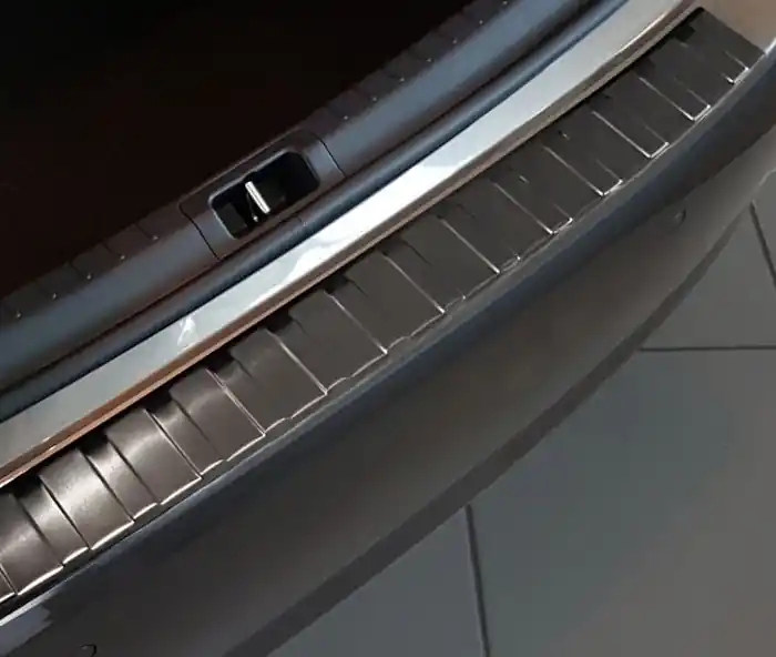Levný Nerezový kryt prahu zadních dveří Toyota Corolla XI Sedan Facelift (2016 - 2018) - Avisa