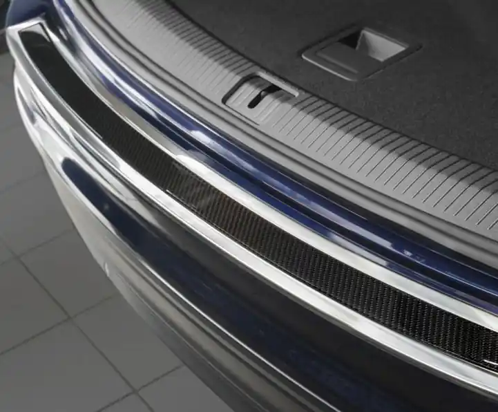 Nerezový kryt prahu zadních dveří Volkswagen Tiguan II (od roku 2016>) - BLACK CARBON - Avisa Super Cena