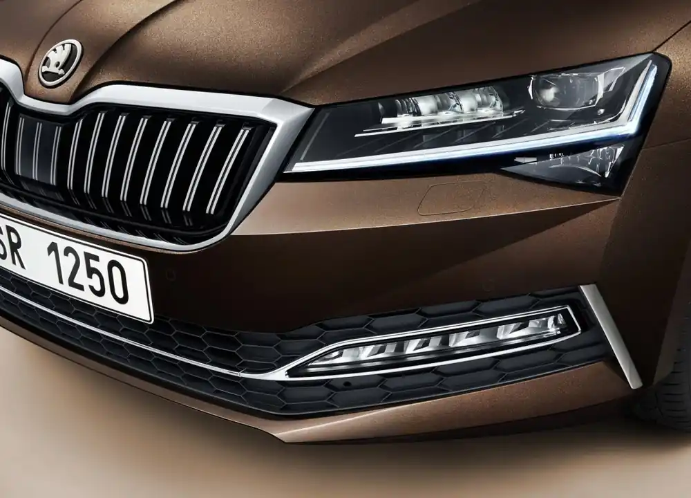 Škoda Superb III facelift - chrom levá lišta nárazníku Rychlé Dodání