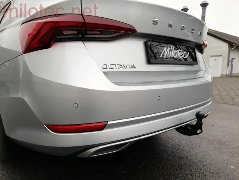 Sleva Škoda Octavia IV Hybrid 20- – koncovky výfuku se středovou lištou Alu Brush
