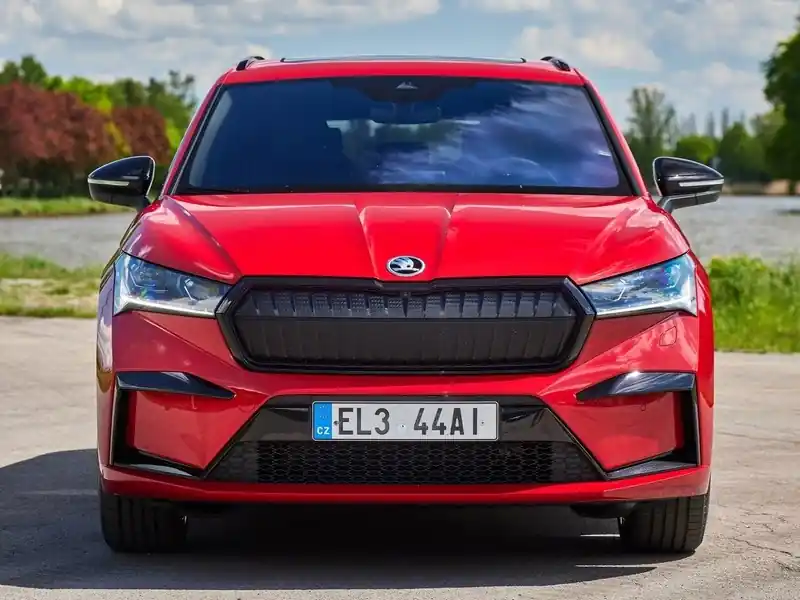 Akce Škoda Enyaq iV - rámeček přední masky magic černá ŠKODA AUTO