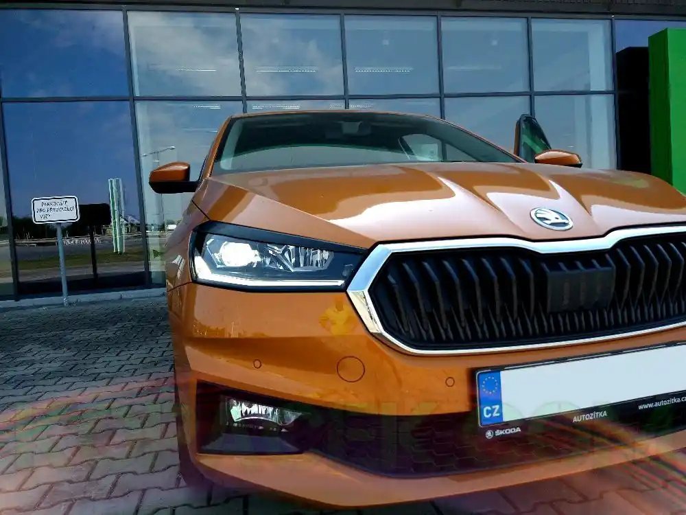 Škoda Fabia IV mračítka světel černé Nová Kolekce