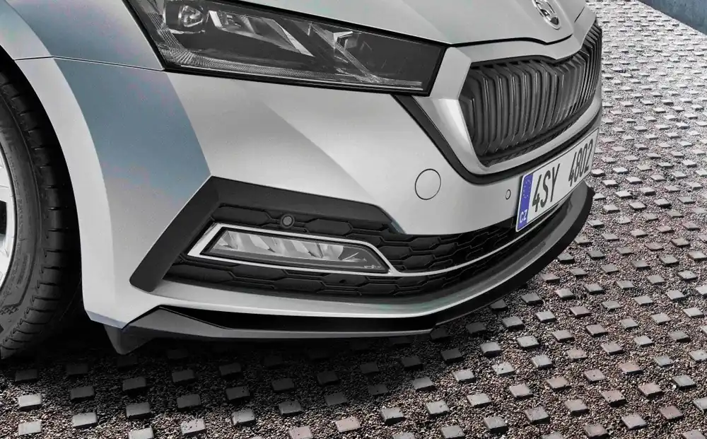 Škoda Octavia IV - Spoiler předního nárazníku v barvě F9R Odeslání Ihned