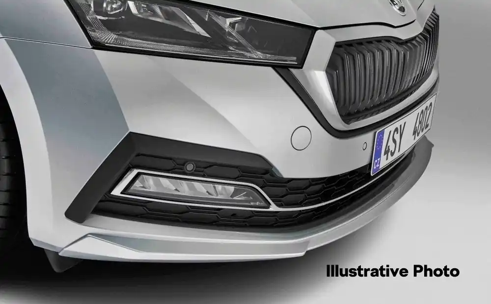 Škoda Octavia IV - Spoiler předního nárazníku bez laku, příprava pro lak Super Cena
