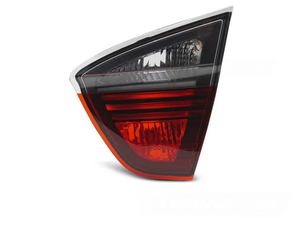 Zadní světlo BMW E90 05-08 červené/kouřové PRAVÉ víko TYC Nejlepší Cena