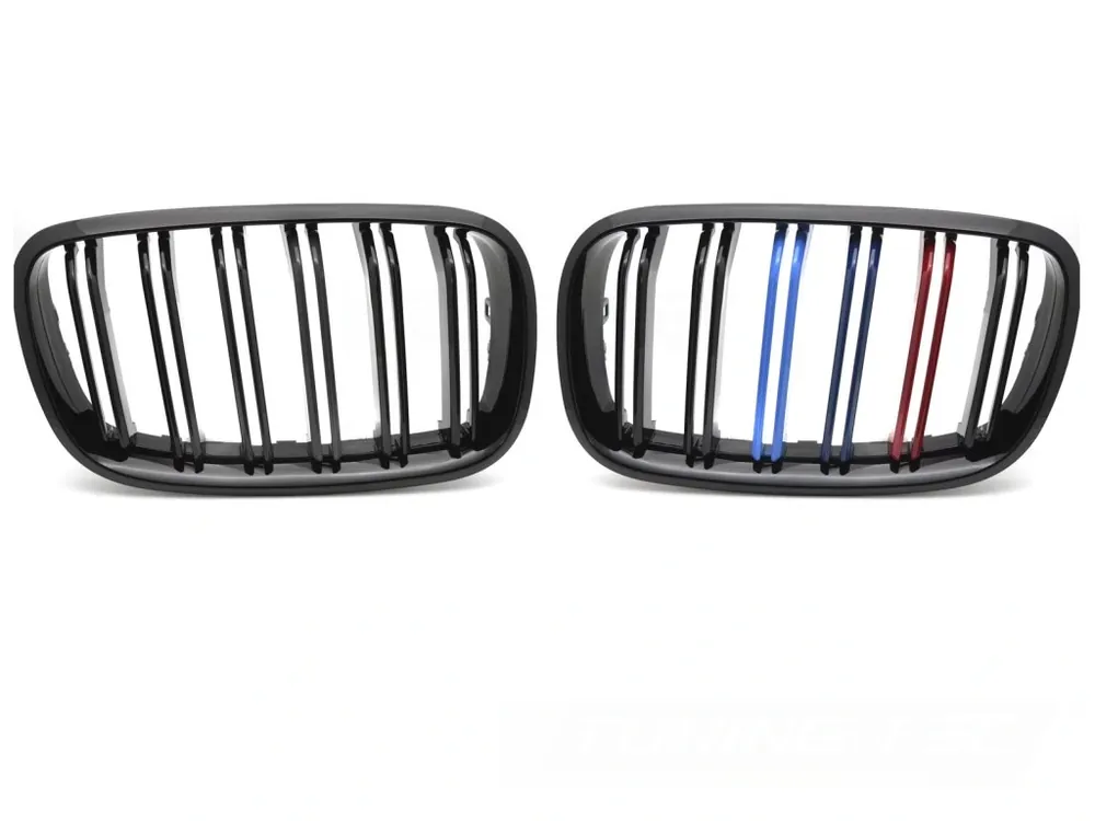 Přední maska, ledvinky BMW X5 E70 07-13 / X6 E71 08-14 lesklá černá, dvojitá žebra s třemi barevnými pásky Top Prodej