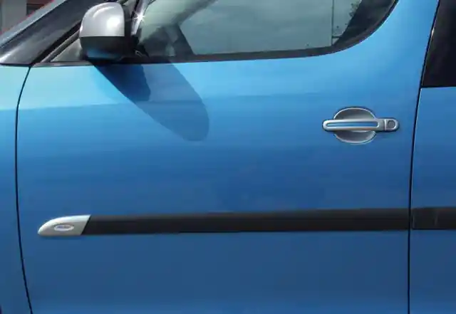 Koncovky bočních lišt dveří Škoda Fabia II (2006 - 2014) - Milotec Tovární Cena