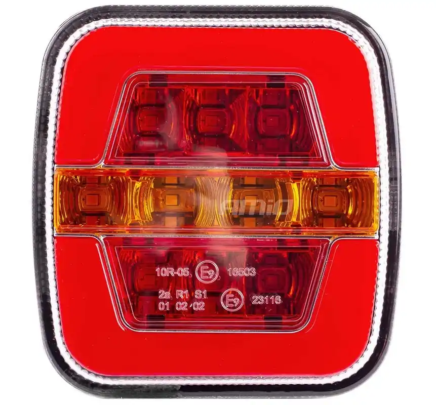 Must-Have LED světlo na vozíky a přívěsy AMIO, 3 funkce, 108x102x46 mm, levé nebo pravé