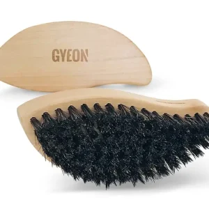 Kartáč na čištění kůže GYEON Q2M LeatherBrush, dřevěný Odeslání Ihned