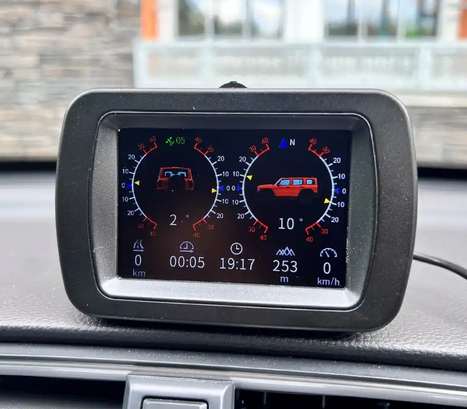 Palubní LCD displej 3,5", GPS měřič rychlosti s náklonoměrem CARCLEVER Časově Omezené