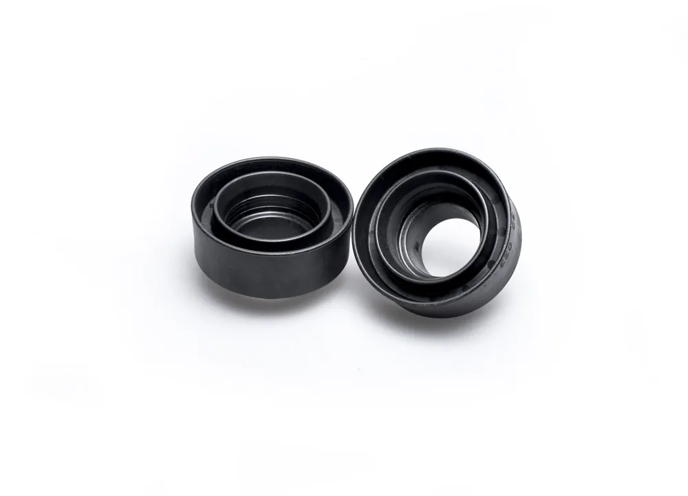 ST Suspensions podložky pro zvýšení vozu pro Seat Cordoba, 6L2, FWD, zvýšení zadní nápravy o +20 mm Odeslání Ihned