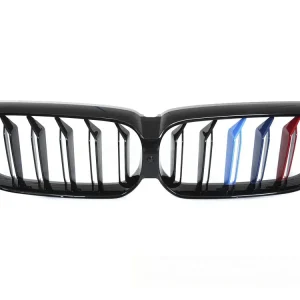 Cenový Hit BMW G32 LCI 2020-2023 - Přední maska černá lesklá double bar s trikolórou