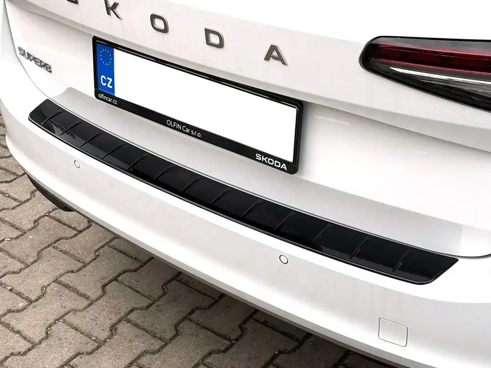 Přímo Od Výrobce Škoda Superb IV Combi - OEM ochranný panel zadního nárazníku ČERNÝ LESKLÝ